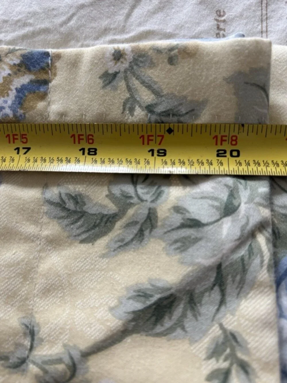 Waverly 1 Window Valance‎ Yellow Floral Blue Roses Scalloped 20